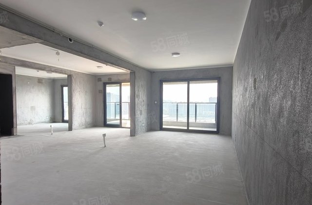 保利凤起云城4室2厅136.18㎡170万二手房图片