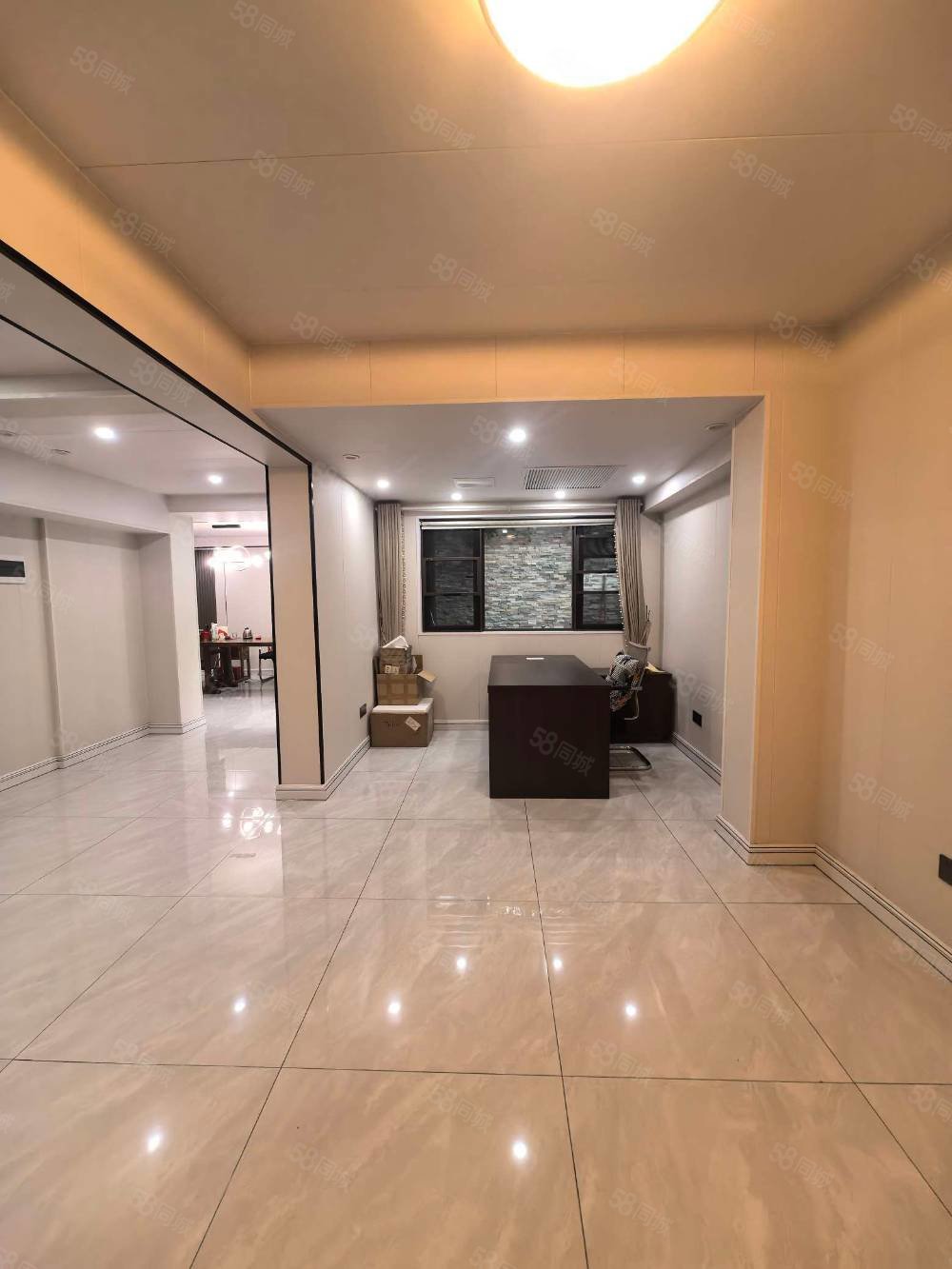 港中旅公元6室2厅3卫180㎡南北199万