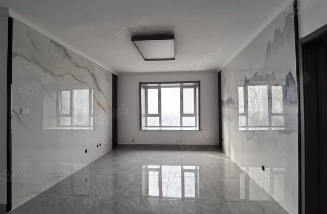 万达附近电梯房，精装，好楼层边户，带车储有钥匙随时看房