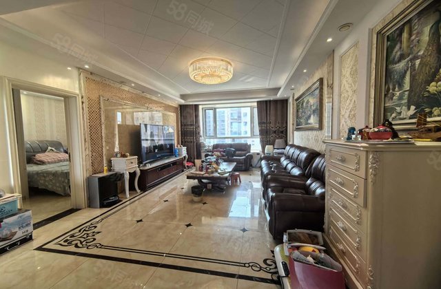 文轩龙湾二期小洋房，四室两厅两卫，送双车位，有储藏室免大税！