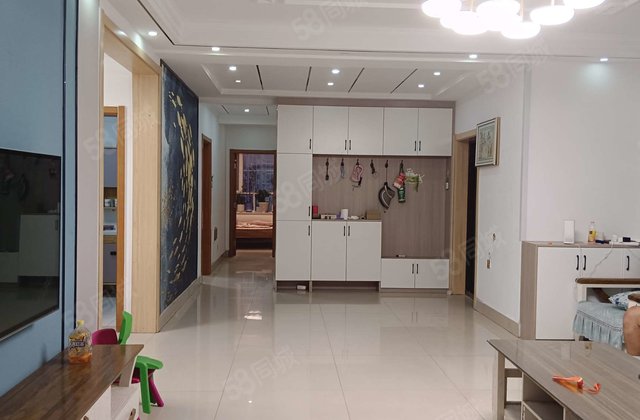 金柱月亮湾(C区) 出行方便 双卫格局 购物方便 中间好楼层