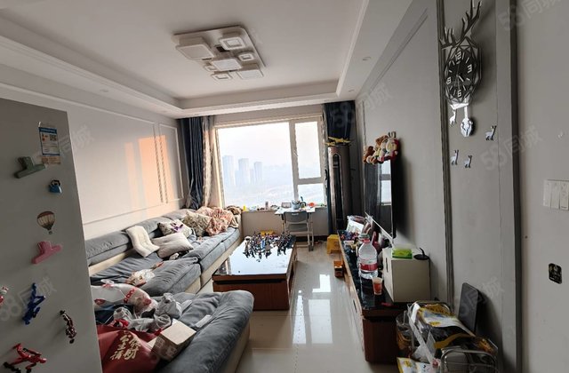 公园首付，精装3房，两室一厅朝阳，急售，公园附近，市中心