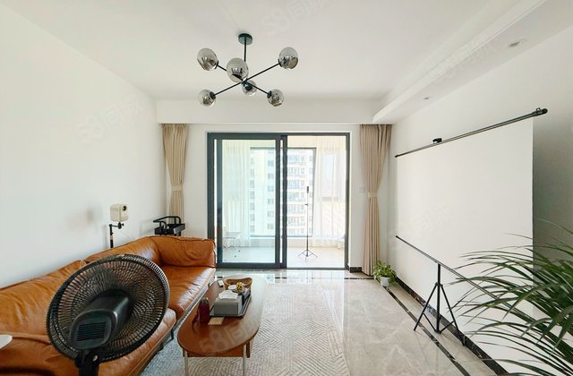 保利中环广场4室2厅124.86㎡185万二手房图片