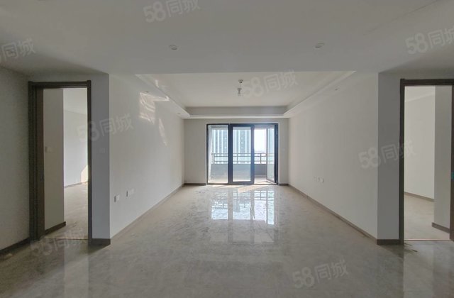 总高18层的电梯好楼层 三叶草三室双明卫 带车储 有钥匙