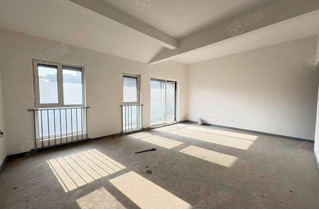 鸿坤凤凰城4室2厅200㎡118万二手房图片