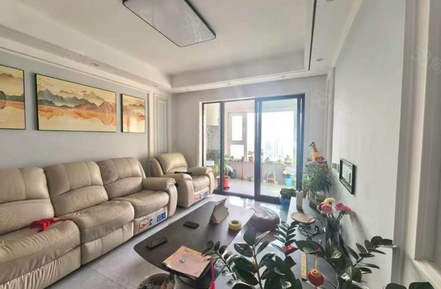 徒骇河畔 锦绣学府精装3室2卫 带车位 三叶草户型 免大税