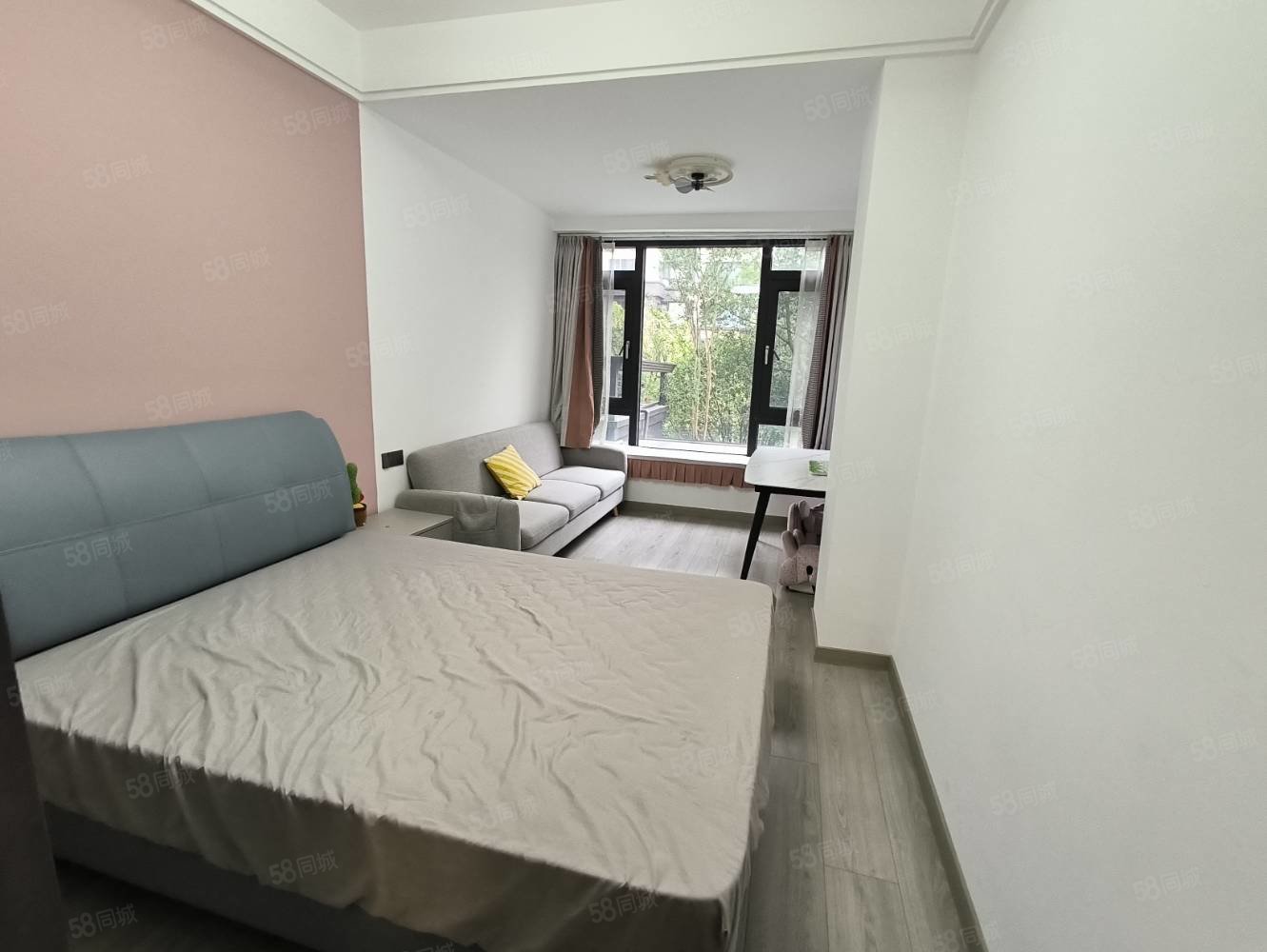 港中旅公元6室2厅3卫230㎡南北196万