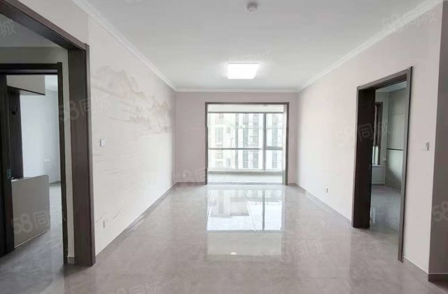 万达旁 信合花苑 三室 8楼 可按揭 免大税 随时看房 急售