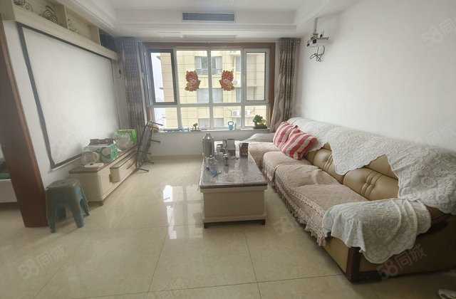 95万，公园旁，东昌路大润发，中央丽都，东边户，免大税，带储