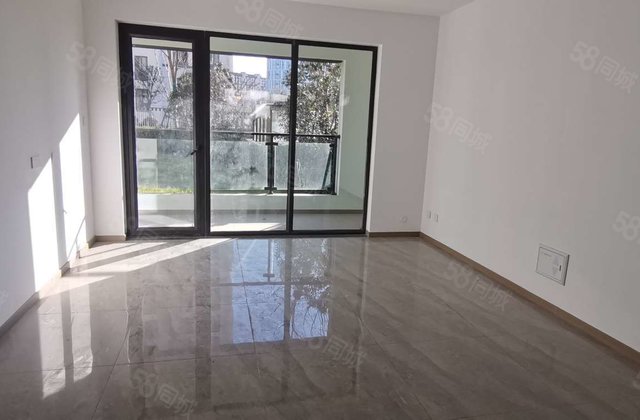 城市芳华  元宝户型 三室双卫 带车位