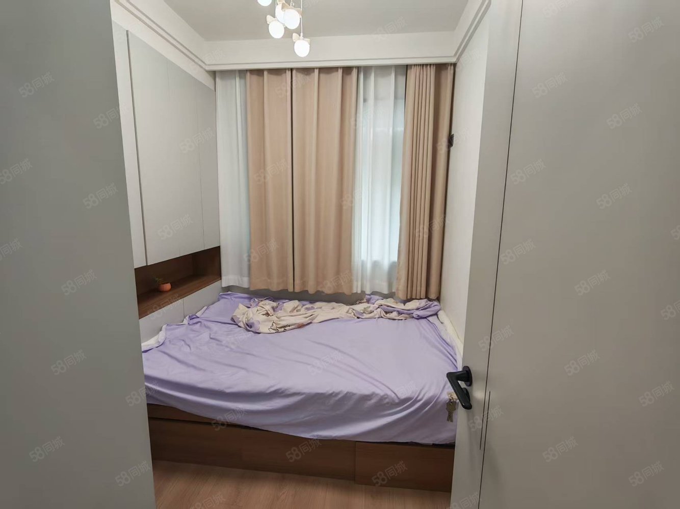 合景泰富云湖天镜3室2厅2卫130㎡东南95万