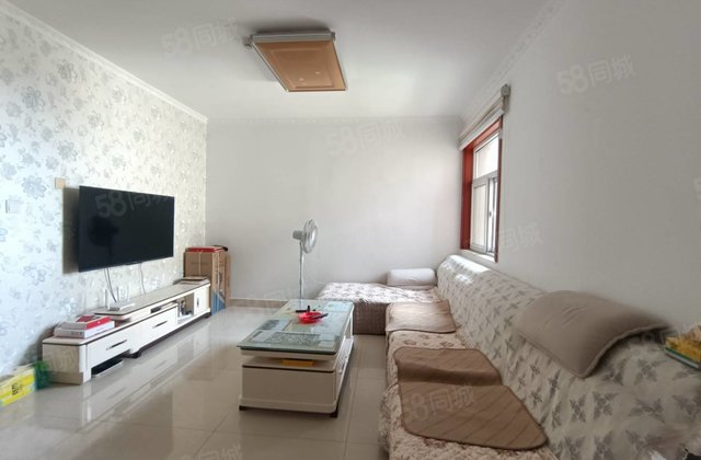 万达旁 信合花苑 三室两厅  房龄新 出行方便