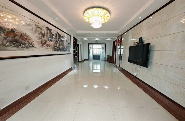 市医院附近电梯好楼层，新水明珠四室二卫，带车位储，看房方便。