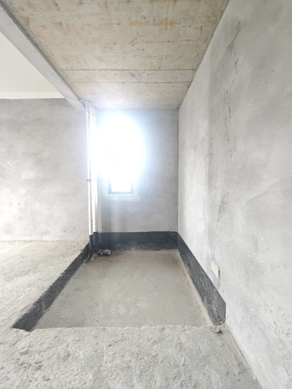 港中旅公元6室2厅3卫186㎡南北180万