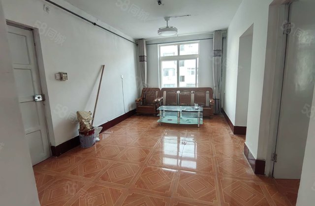 文轩 八中 外国语  三楼 建材家属院   三室两厅一卫