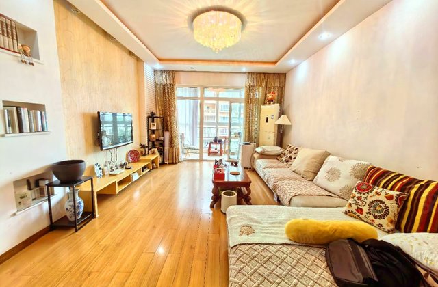 水岸天成小区4室2厅146.45㎡85万二手房图片