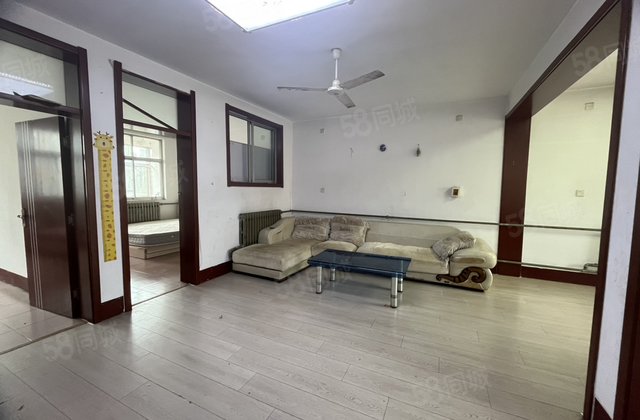 文轩外国语对过 4楼107平 有储免大税 三室两厅