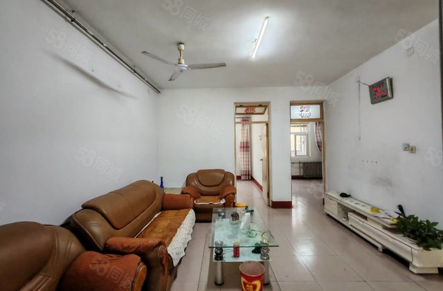 市区公园附近！明星小区 业主急售 三居室 50多万 看房方便