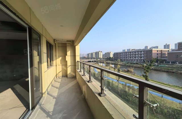 天嘉湾花苑4室2厅128㎡73万二手房图片