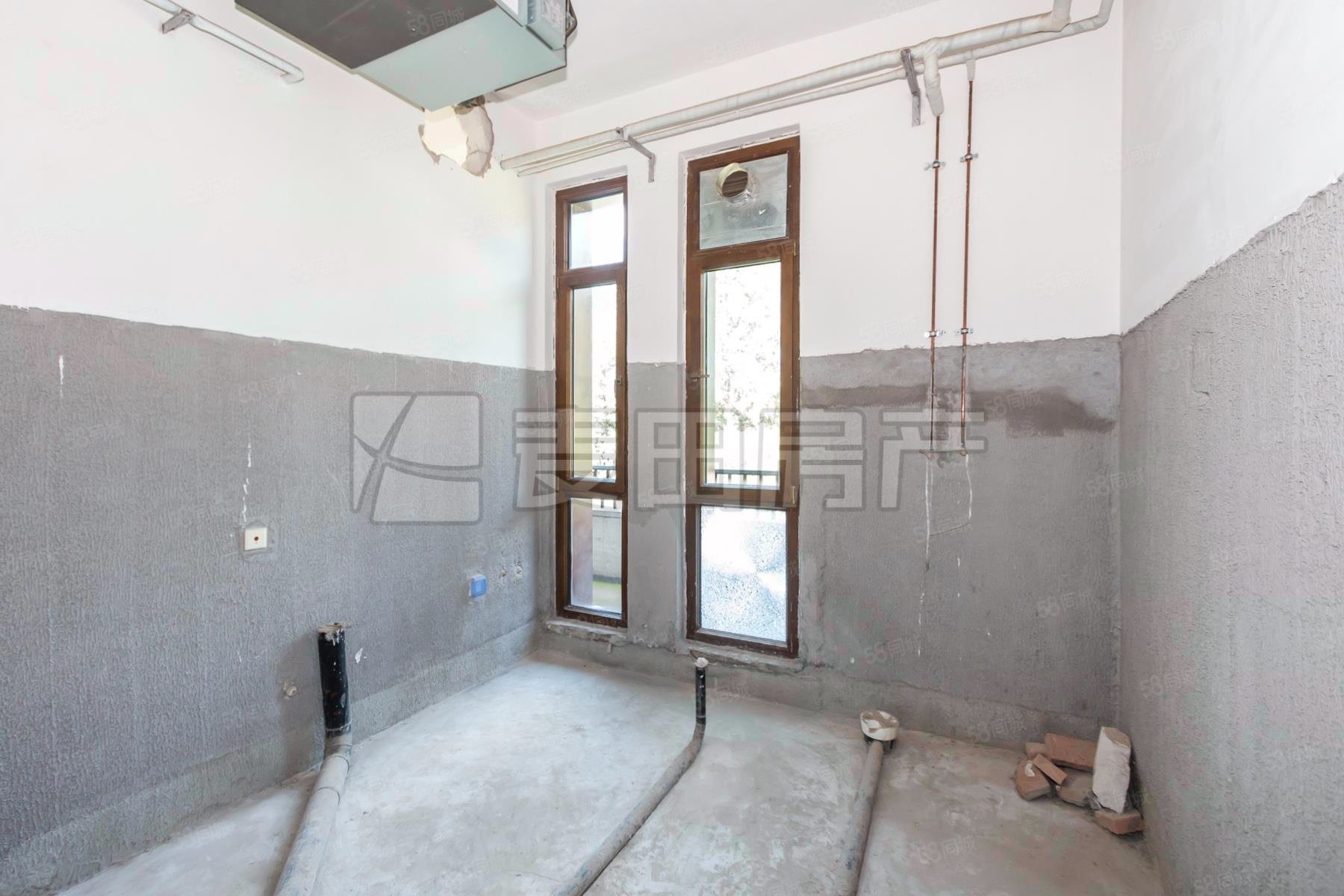 九章別墅4室3廳5衛(wèi)518.19㎡東南3900萬