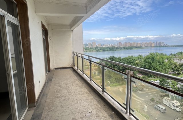 金港湖畔3室2厅123㎡46万二手房图片