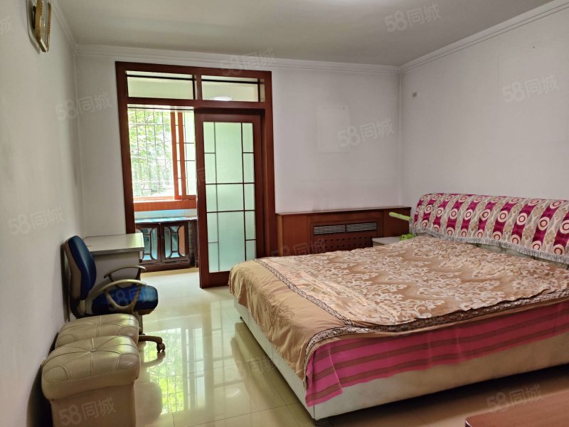 秦阳花园近医院双卫格局商圈成熟朝南正规商品房