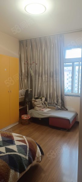 花灯团住宿区4室1厅2卫125㎡南55万