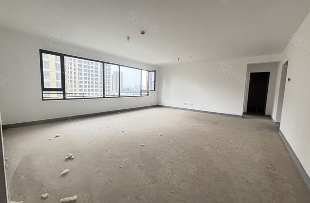 必须抢急售抢绿城百合大平层，带储藏室好楼层  位置全明户型