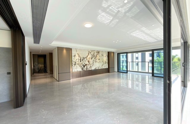 嘉臣道5室2厅270㎡320万二手房图片