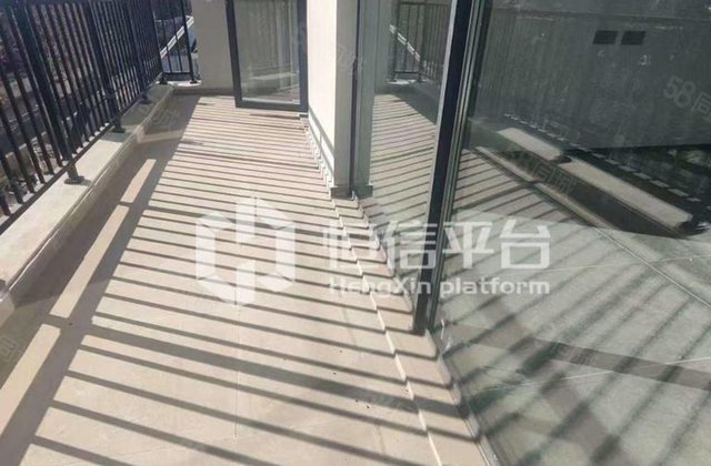 云麓九里走一手，带车位，  好楼层，全名户型大双阳台