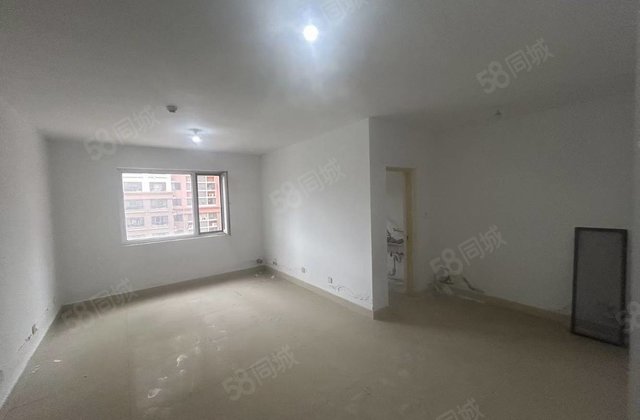 捡  啦 深圳路  对过 电梯房三室 先锋社区急售 随时看房