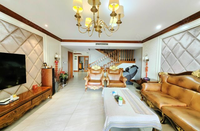 南湖国际社区(南区)5室2厅276㎡438万二手房图片