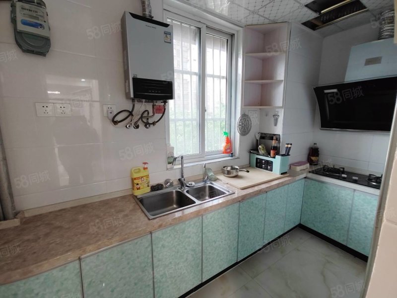 玖隆皇家花园3室2厅1卫104㎡南67万