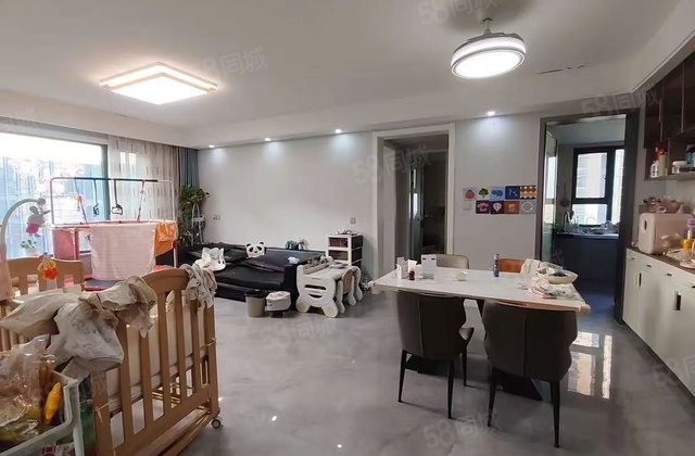 房东急售，度假区民生凤凰城壹号院，润景苑，精装四室边户