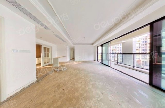 蓝光映玥4室2厅148.45㎡135万二手房图片