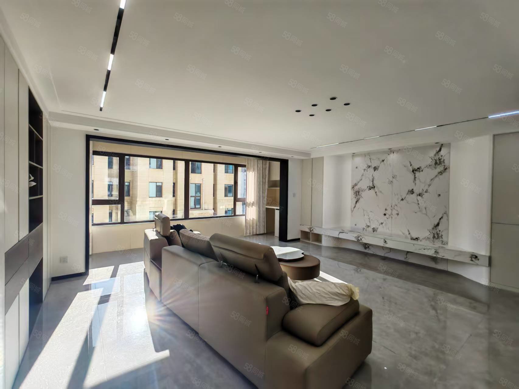 绿地斐勒公馆2室2厅2卫120㎡南北79万