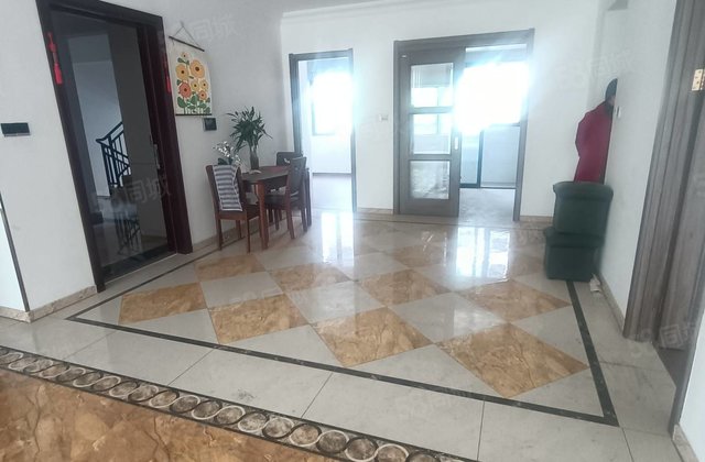 碧桂园国岳府 精装洋房 南北通透 双卫格局送车位 配套齐全