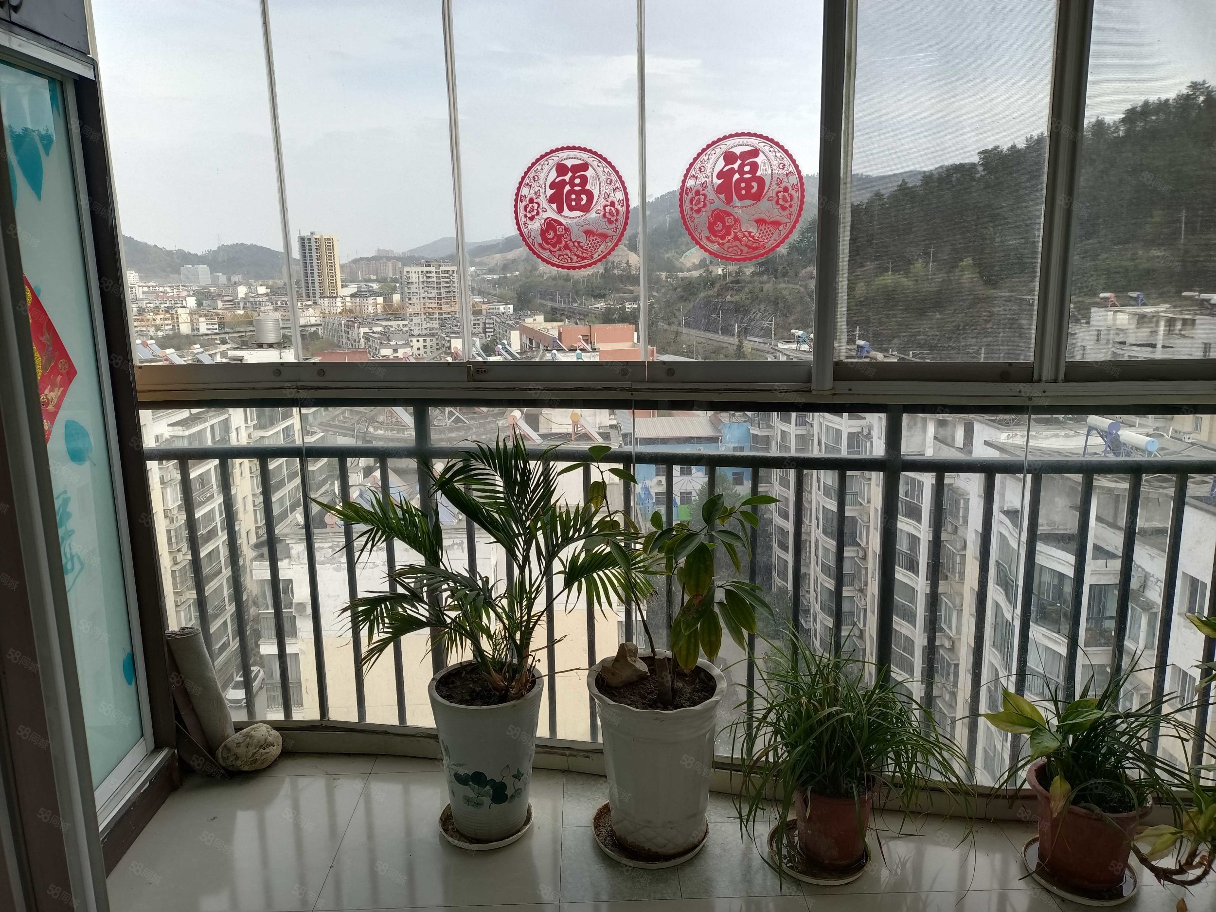 龙腾花园2室2厅1卫105㎡东46.8万