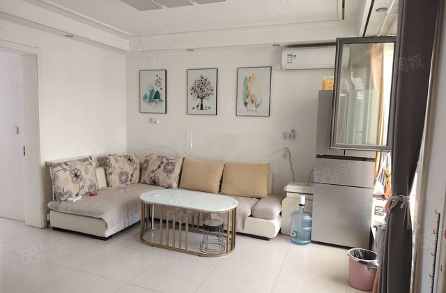 七中附近 馨苑小区 精装婚房 送储 免大税 可按揭