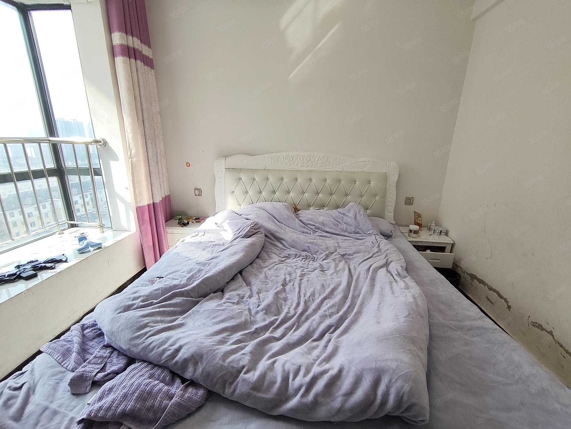 奥林清华3室2厅1卫110㎡北50万