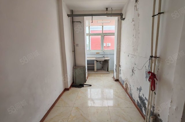 城市主人对过 单位家属院 好楼层 标准三室 单价4000