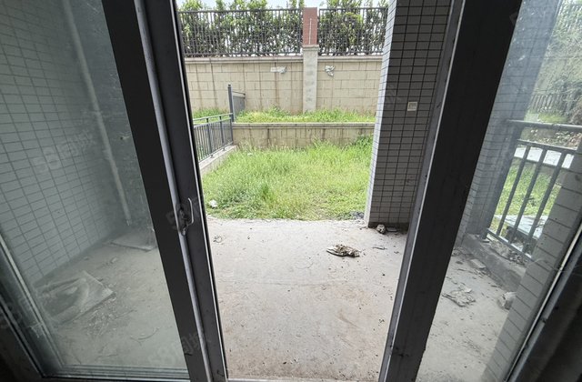 正商城一期4室2厅125㎡110万二手房图片