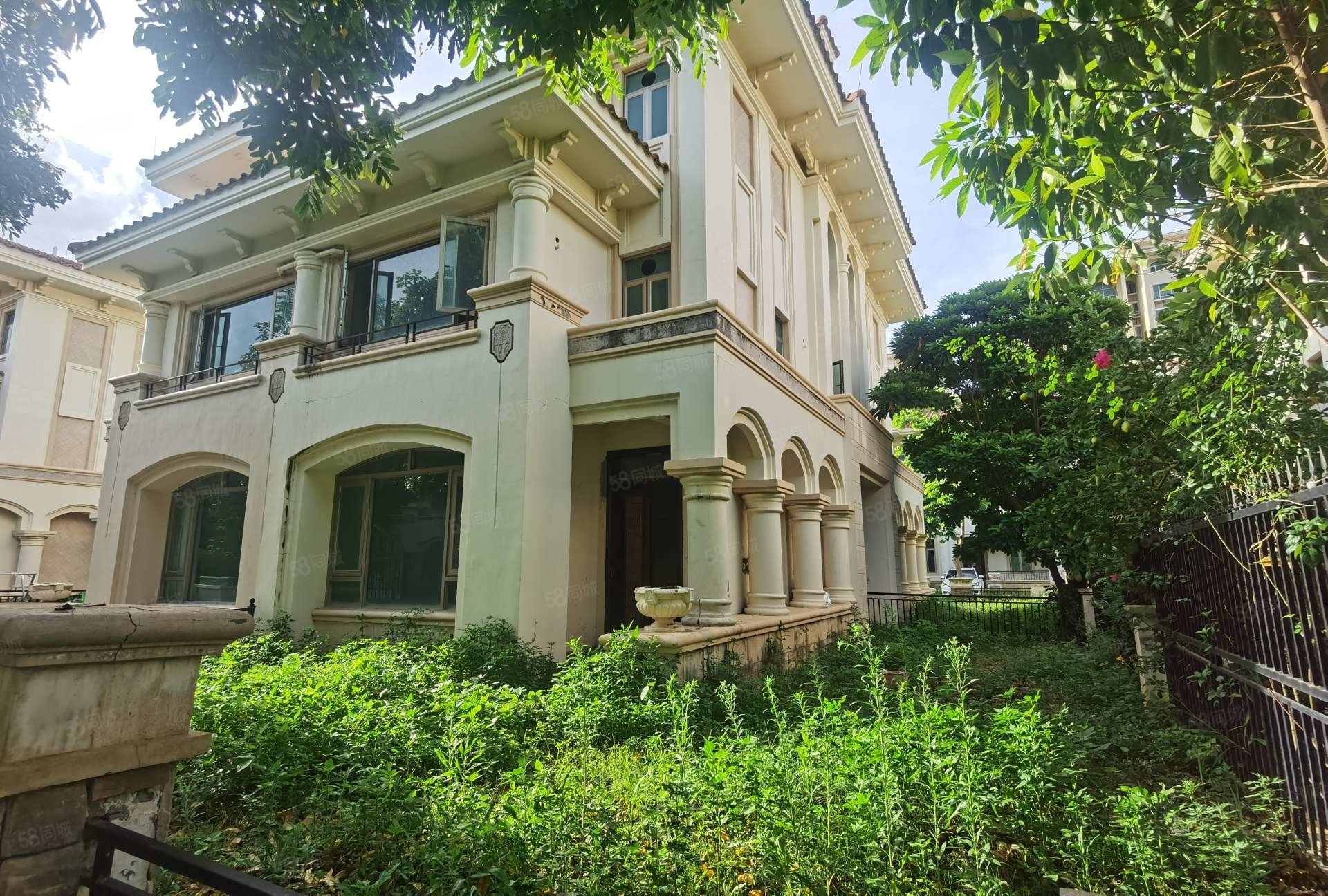 锦绣海湾城(四期别墅)3室2厅3卫133.89㎡南228万