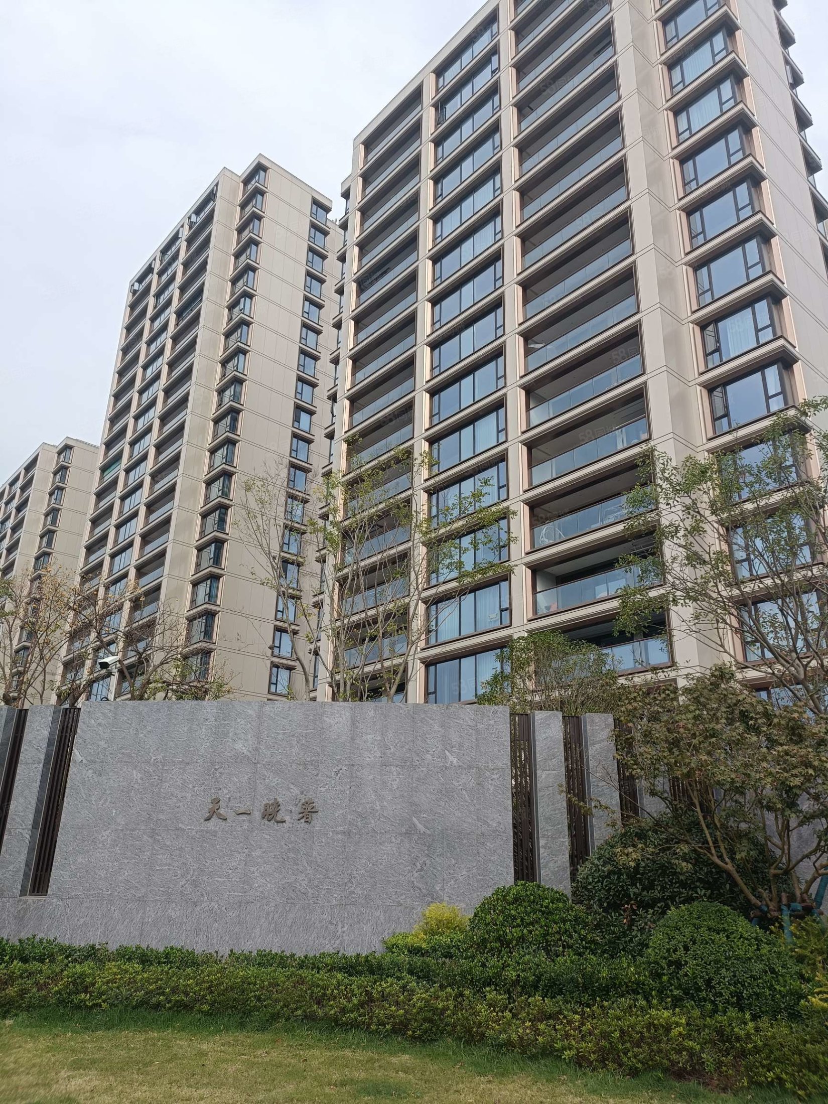 天一晓著停车方便板楼交通便利精装好房商业配套齐全