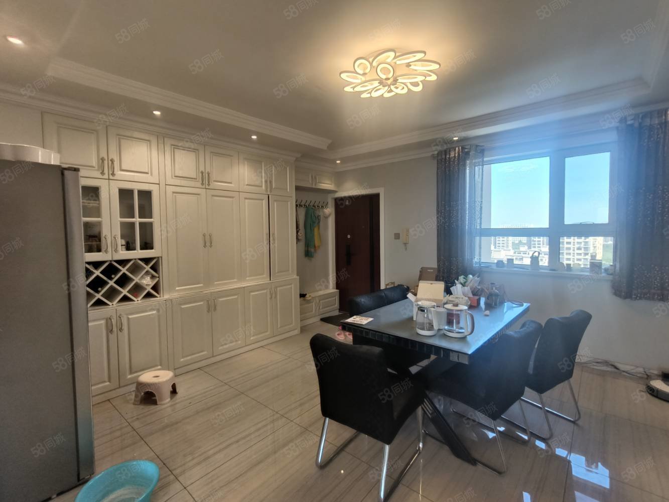 青湖铭城3室2厅2卫150㎡南北65万