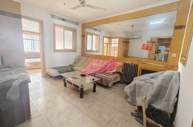 金鼎附近 亚大小区 精装三室 随时看房 免大税