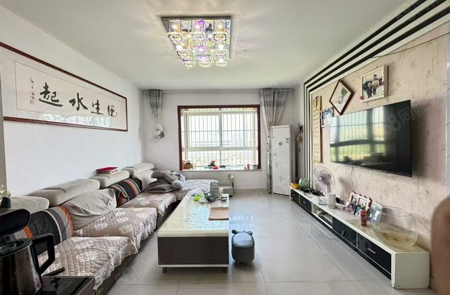 急售65万翡翠城 南向采光好 双卫 超低密度 精装大三居