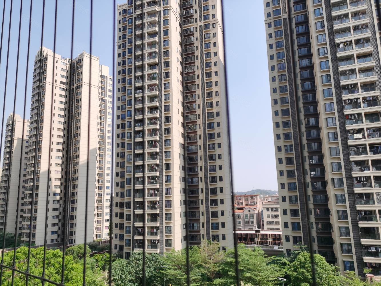 碧桂园松湖珑悦(商住楼)2室1厅2卫40.71㎡南61万