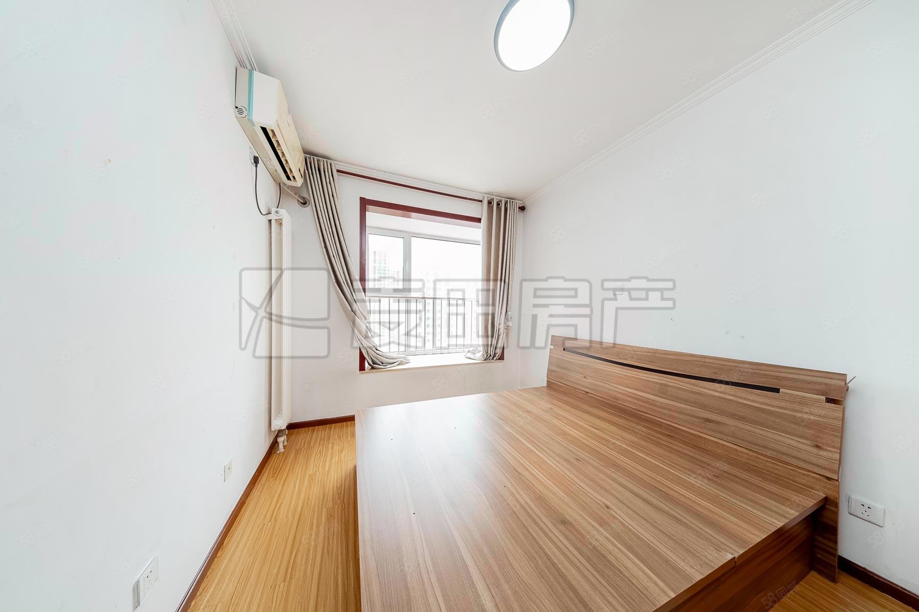 八家嘉園1室1廳1衛(wèi)65㎡南399萬