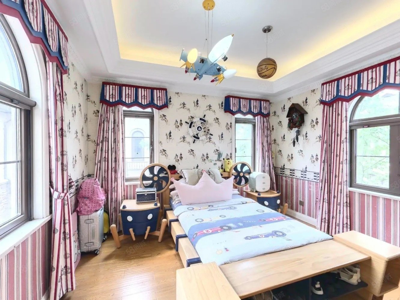 中建紅杉溪谷(東區(qū))6室2廳4衛(wèi)210.55㎡南北1888萬